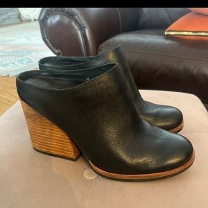 Kork-Ease Women's Challis Black Leather Mule. Size 8M